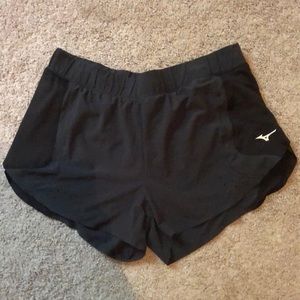 Mizuno WOMEN’S AERO 2.5" SHORT Black Size Medium